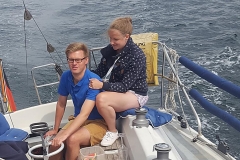 Rike und Hannes beim Segeln